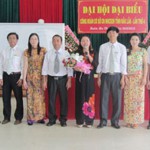 Ban Lãnh đạo chi nhánh chúc mừng Ban chấp hành Công đoàn cơ sở NHCSXH tỉnh Đắk Lắk nhiệm kỳ 2012 - 2015
