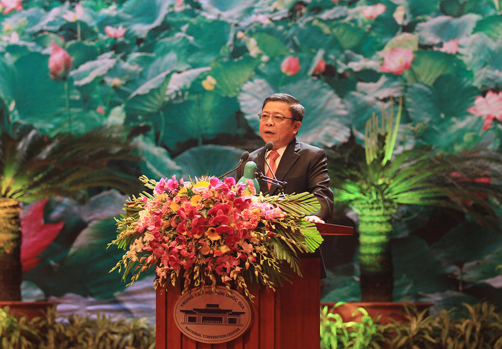 Chủ tịch UBND tỉnh Hà Tĩnh Võ Kim Cự tham luận tại Hội nghị