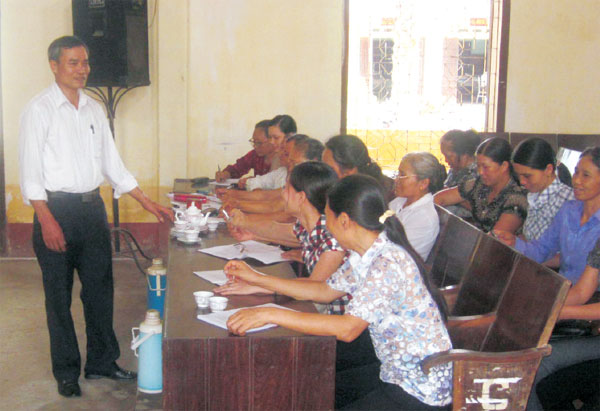 Công tác giảm nghèo luôn được Chủ tịch Trần Văn Việt sâu sát, lắng nghe, thấu hiểu từ các Tổ trưởng Tổ tiết kiệm và vay vốn thông qua các buổi họp giao ban