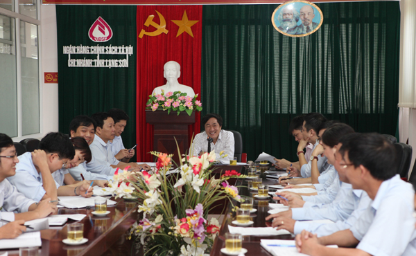Tại buổi làm việc với chi nhánh tỉnh Lạng Sơn, Tổng giám đốc đã biểu dương những kết quả đạt được của đơn vị trong 6 tháng đầu năm 2013