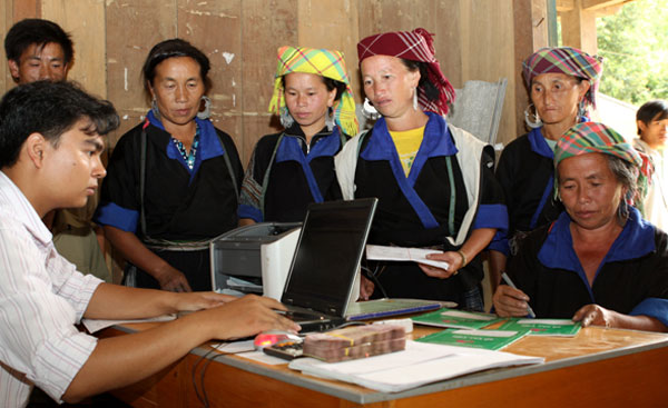 Có vốn vay ưu đãi, chị em phụ nữ các dân tộc huyện Văn Chấn sẽ yên tâm sản xuất, làm giàu chính đáng Ảnh: Tư liệu