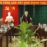 Phó Thống đốc NHNN Đào Minh Tú chúc mừng những thành tích NHCSXH đạt được trong năm 2013