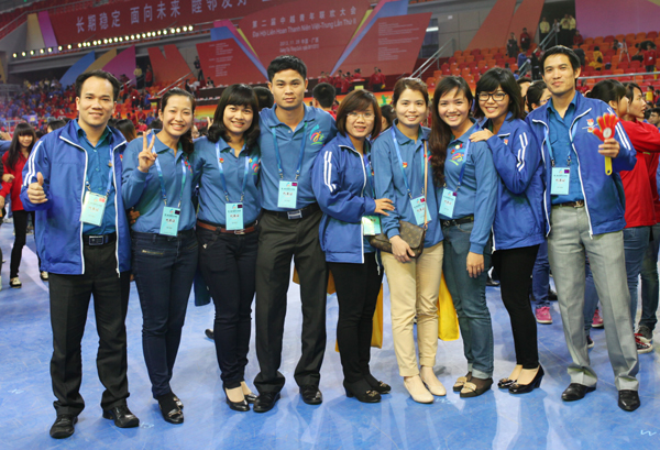 Các đại biểu của Đoàn Thanh niên NHCSXH Trung ương tham gia Liên hoan thanh niên Việt Nam - Trung Quốc lần thứ II