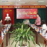 Chủ tịch Hội LHPN Việt Nam chúc mừng năm mới NHCSXH