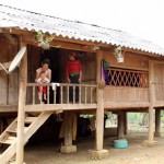 Có nhà mới, cuộc sống của đồng bào dân tộc ở Sơn La đã dần ổn định