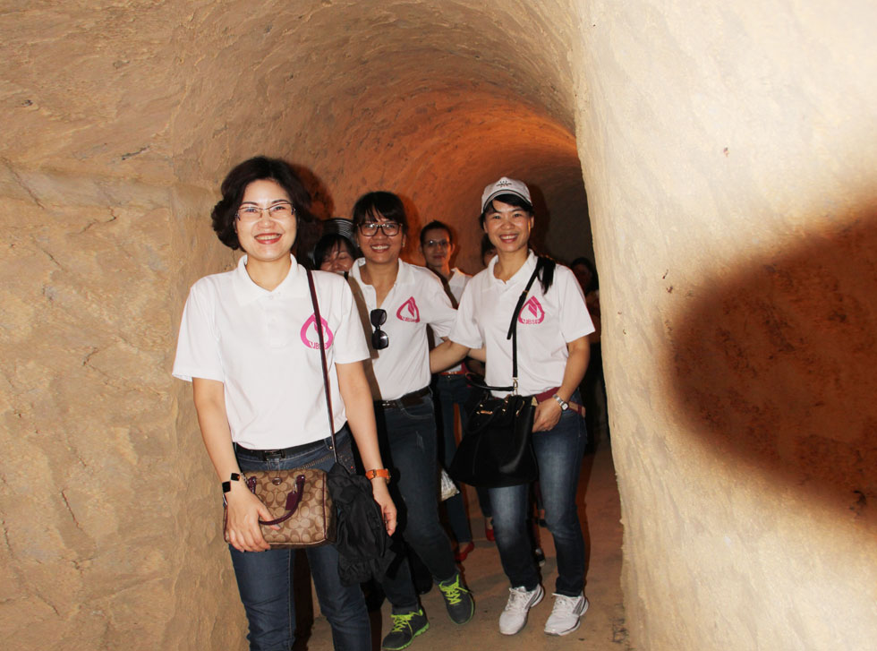 Đường hầm xuyên núi dài 96m, nối lán làm việc của Đại tướng Võ Nguyên Giáp sang lán Phó Tổng Tham mưu trưởng Hoàng Văn Thái