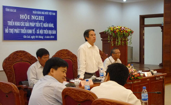 (ảnh) Thống đốc NHNN Việt Nam Nguyễn Văn Bình làm việc tại tỉnh Gia Lai