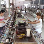 Xưởng xe tơ xuất khẩu của anh Phan Ngọc Thảnh ở xã Chuyên Ngoại thường xuyên giải quyết cho 20 lao động có việc làm, thu nhập ổn định