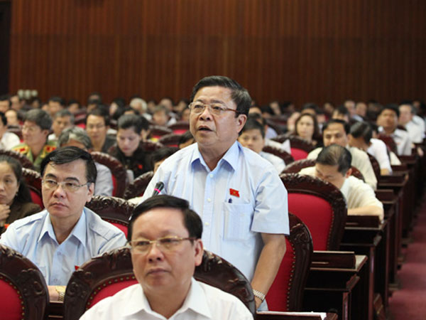 Đại biểu Võ Kim Cự tham gia thảo luận tại Hội trường