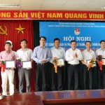 Trung ương Đoàn TNCS Hồ Chí Minh chúc mừng các đồng chí lãnh đạo NHCSXH được nhận Kỷ niệm chương “Vì thế hệ trẻ”