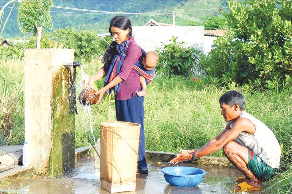 Đồng bào dân tộc ở tỉnh Gia Lai phấn khởi được dùng nước sạch