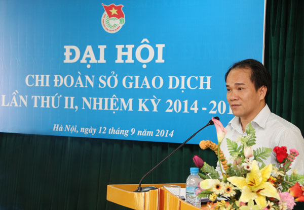 Phó Bí thư Đoàn Thanh niên NHCSXH Trung ương Nguyễn Duy Thắng phát biểu
