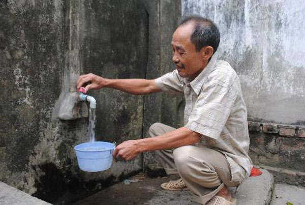 Người dân Bắc Ninh phấn khởi được sử dụng nước sạch