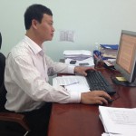 Anh Phan Quang Quang đang thao tác quy trình nghiệp vụ trên hệ thống Intellect