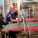 Nhiều chị em đã biết sử dụng vốn vay ưu đãi phát triển nghề dệt may thổ cẩm