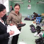 NHCSXH huyện Gia Lộc thường xuyên bám sát cơ sở hướng dẫn, kiểm tra vốn cho vay làng nghề