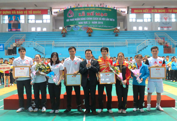 Giải phong trào Hội thao khu vực III được trao cho 4 đoàn: Tuyên Quang, Hà Giang, Phú Thọ và Vĩnh Phúc