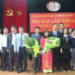Các đại biểu chúc mừng Ban Chi uỷ Chi bộ KHNVTD nhiệm kỳ 2015 - 2017