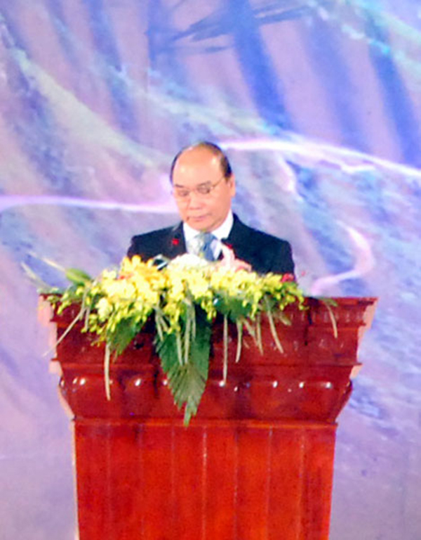 Đồng chí Nguyễn Xuân Phúc, Ủy viên Bộ Chính trị, Phó Thủ tướng Chính phủ - Trưởng Ban Chỉ đạo Tây Bắc phát biểu tại buổi lễ