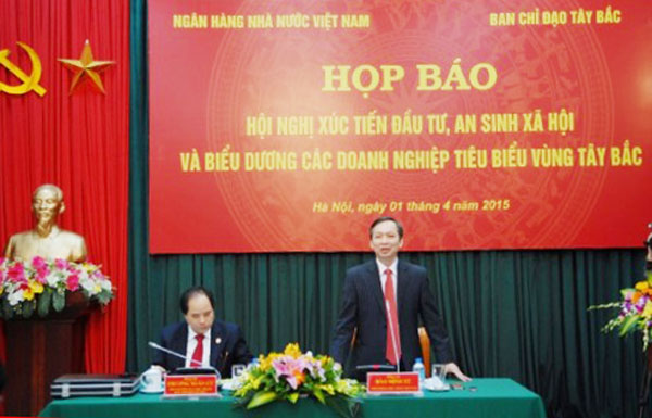 Phó Thống đốc NHNN Đào Minh Tú phát biểu tại buổi họp báo
