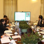 Cuộc họp giao ban trực tuyến đầu tiên được NHCSXH tỉnh Lâm Đồng tổ chức tại điểm cầu từ Hội sở chi nhánh với một số Phòng giao dịch trực thuộc