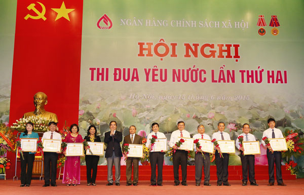 Các cá nhân vinh dự được nhận Bằng khen của Thống đốc NHNN Việt Nam