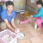 Hiệu quả từ đồng vốn đem lại là số trứng vịt anh Phúc chuẩn bị mang đi tiêu thụ, tăng thu nhập cho gia đình