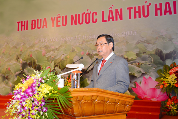 Thay mặt Ban điều hành, Phó Tổng Giám đốc Võ Minh Hiệp phát động phong trào thi đua giai đoạn 2015 - 2020