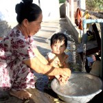 Người dân ở vùng nông thôn Ninh Thuận đã yên tâm khi được sử dụng nguồn nước sạch