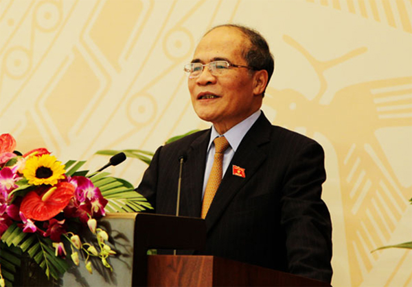 Chủ tịch Quốc hội Nguyễn Sinh Hùng phát biểu