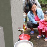 Niềm vui có nguồn nước sạch để dùng đã đến với người dân ở những vùng nông thôn Đồng bằng sông Hồng