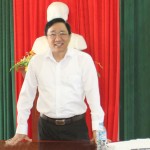 (Ảnh 1) Tổng Giám đốc Dương Quyết Thắng làm việc tại chi nhánh NHCSXH tỉnh Phú Thọ
