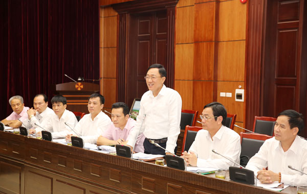 Tổng Giám đốc Dương Quyết Thắng phát biểu tại buổi làm việc với lãnh đạo Tỉnh ủy Điện Biên