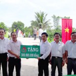 Công đoàn cơ sở NHCSXH tỉnh Tiền Giang tổ chức khánh thành cầu Đập Bà Sáu