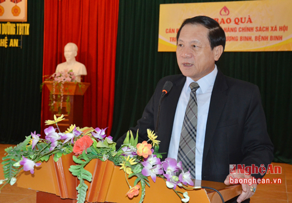Phó Chủ tịch UBND tỉnh Nghệ An, Lê Minh Thông đề nghị Trung tâm tiếp tục quản lý, thực hiện tổ công tác điều trị, phục hồi chức năng, chăm sóc tận tình, chu đáo nhằm ổn định sức khoẻ, nâng cao thể chất cho các thương, bệnh binh