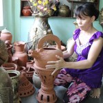 Nhiều cơ sở gốm mỹ nghệ ở Phú Yên được duy trì và phát triển mang lại thu nhập cao cho bà con đều bắt đầu từ nguồn vốn cho vay giải quyết việc làm của NHCSXH. Cơ sở sản xuất gốm của gia đình chị Trần Thị Chiên ở thị trấn Hòa Vinh, huyện Đông Hòa là một minh chứng thực tế cho điều đó