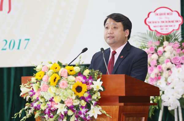 Giám đốc Trung tâm CNTT Phạm Lê Minh phát biểu