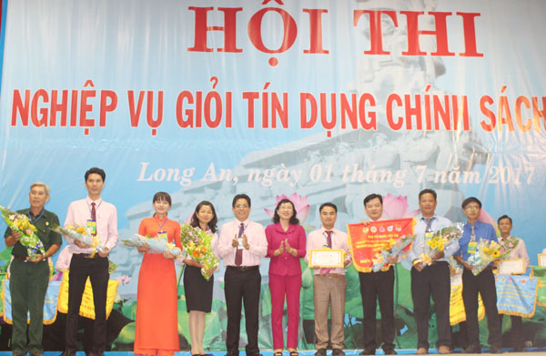 Ban Tổ chức hội thi tại Long An đã trao giải Nhất cho đội thi của huyện Tân Thạnh, giải Nhì cho huyện Cần Đước, Tân Hưng và giải Ba là huyện Bến Lức và Thủ Thừa
