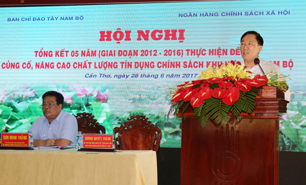 Tổng Giám đốc NHCSXH Dương Quyết Thắng báo cáo kết quả thực hiện Đề án trong 5 năm qua