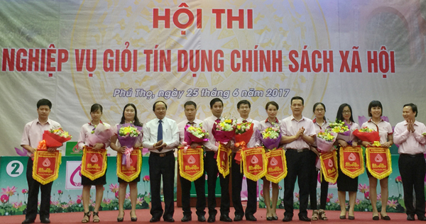 Tại Phú Thọ, Ban tổ chức đã trao giải Nhất cho đội thi đến từ thị xã Phú Thọ, giải Nhì cho huyện Tam Nông; huyện Thanh Ba và Tân Sơn đồng giải Ba