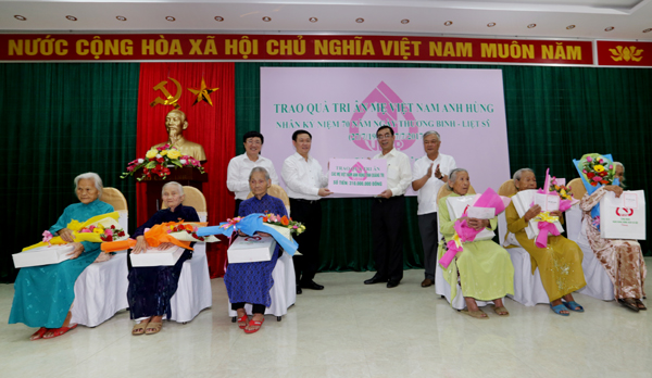 Tri ân sự hy sinh lớn lao cho Tổ quốc của các Mẹ Việt Nam Anh hùng