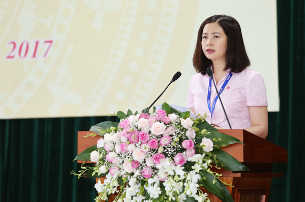 Phó Tổng Giám đốc Trần Lan Phương báo cáo kết quả hoạt động NHCSXH 6 tháng đầu năm 2017, phương hướng, nhiệm vụ những tháng cuối năm