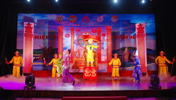 Tiểu phẩm hài “Ngọc hoàng hả dạ” của đội thi tỉnh Quảng Nam mang đến cho khán giả với không khí vui vẻ