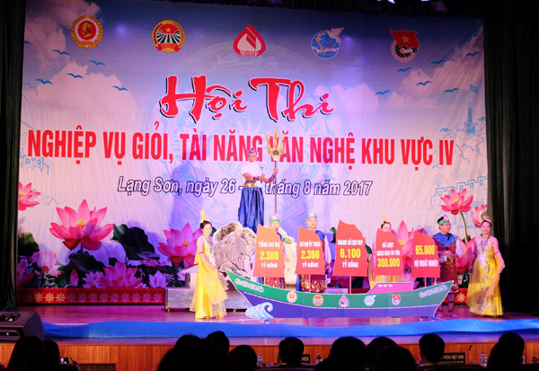 Màn chào hỏi của đội thi tỉnh Quảng Ninh 