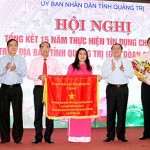 NHCSXH tỉnh Quảng Trị vinh dự được NHNN Việt Nam, UBND tỉnh Quảng Trị tặng Cờ thi đua
