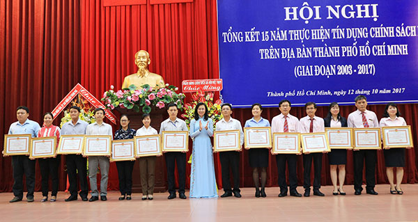 Các tập thể và cá nhân xuất sắc được nhận Bằng khen của UBND TP Hồ Chí Minh