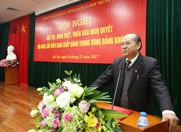 Đồng chí Nguyễn Đức Hà - Nguyên Vụ trưởng Ban Tổ chức TW truyền đạt các nội dung cơ bản của Nghị quyết Hội nghị lần thứ 6 BCH TW Đảng khóa XII
