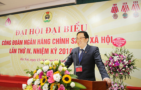 Đồng chí Dương Quyết Thắng - Bí thư Đảng ủy NHCSXH TW, Ủy viên HĐQT, Tổng Giám đốc phát biểu chỉ đạo Đại hội