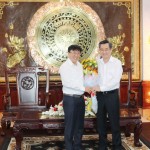 Tổng Giám đốc Dương Quyết Thắng chúc mừng đồng chí Nguyễn Quang Dương vừa được Bộ Chính trị điều động và phân công giữ chức Bí thư Tỉnh ủy Bạc Liêu
