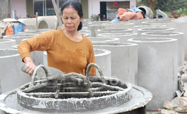 Người dân ở xã Sơn Hà, huyện Hữu Lũng sử dụng vốn vay để đầu tư sản xuất